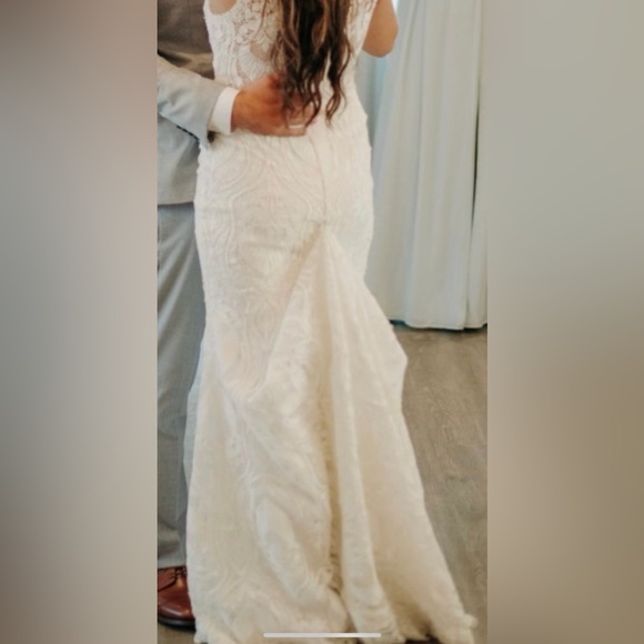 PRONOVIAS Barcelona— Magnolia BOHO wedding dress - Picture 6 of 9